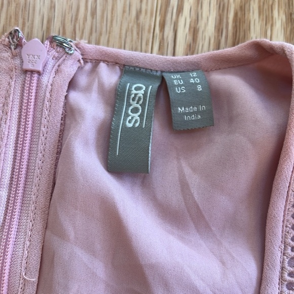 Asos SZ 8, peach pink embroidered dress with cut out detail. - Picture 6 of 9